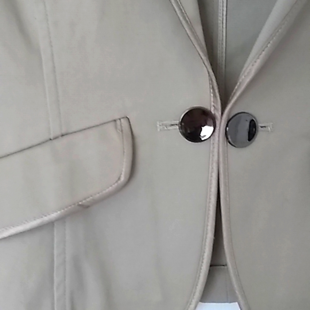 Tops - Picture 3 of 5